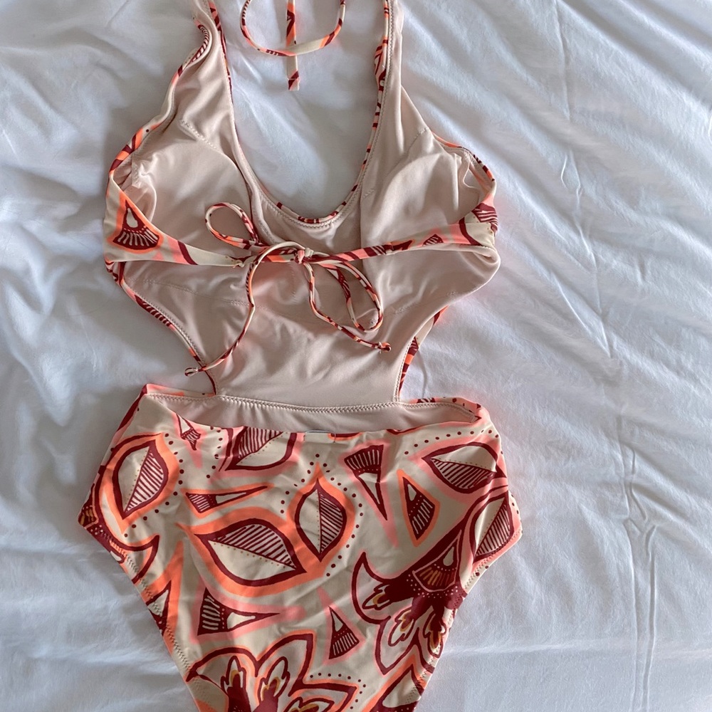 AERIE One Piece - Cut Out Side - Open Back